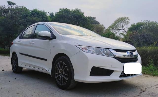 https://images10.gaadi.com/usedcar_image/4634597/original/b8f84ebca817c519023afd91dfd6dd71.jpg?imwidth=6400