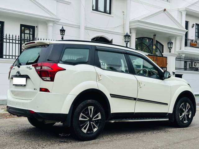 https://images10.gaadi.com/usedcar_image/4634604/original/processed_b8c4518f48bd0586b99540896ca27f2c.jpg?imwidth=6402