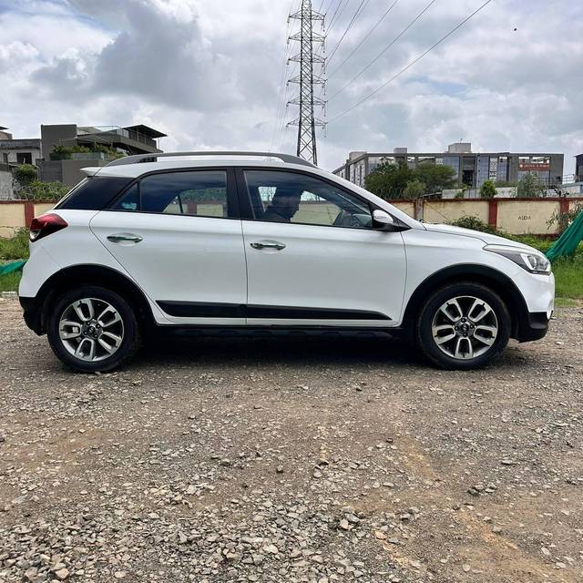 https://images10.gaadi.com/usedcar_image/4634606/original/processed_5185ec5c6bc6538c80ecebe3b0f1db0f.jpg?imwidth=6401