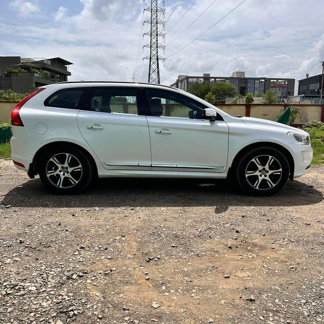 https://images10.gaadi.com/usedcar_image/4634612/original/processed_83266c89f6dd6eb35c7d774d035a5a96.jpg?imwidth=6401