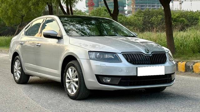 https://images10.gaadi.com/usedcar_image/4634619/original/processed_3c008b0e92d448dcc746e1509fd6c9c5.jpg?imwidth=6400