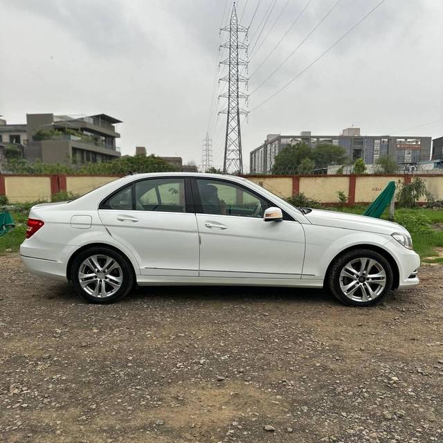 https://images10.gaadi.com/usedcar_image/4634620/original/processed_57f669492cfceea130d9cab7cb5d33e0.jpg?imwidth=6401