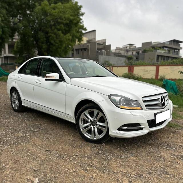 https://images10.gaadi.com/usedcar_image/4634620/original/processed_713dc09ceb35d4a48503634f3aa25bce.jpg?imwidth=6400