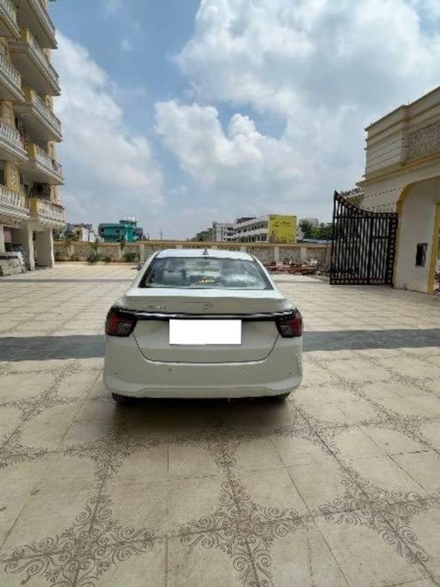 https://images10.gaadi.com/usedcar_image/4634624/original/processed_1575b225-9c6a-4edf-9939-7000019dd5b2.jpeg?imwidth=6402