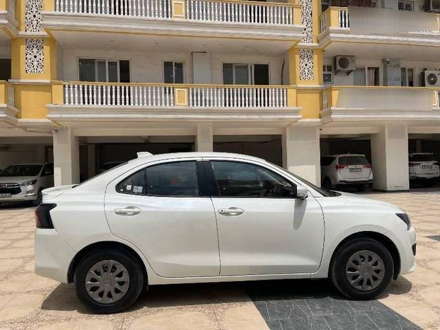 https://images10.gaadi.com/usedcar_image/4634624/original/processed_fbef24ed-ea29-41e1-a873-f8a58300bc83.jpeg?imwidth=6401