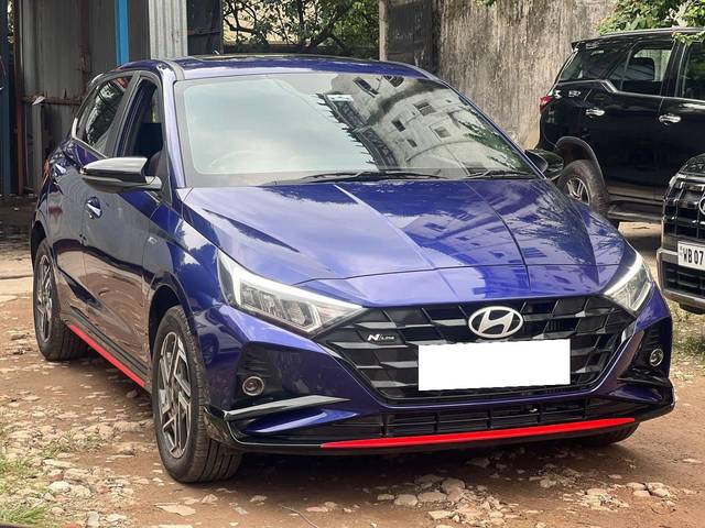 https://images10.gaadi.com/usedcar_image/4634643/original/processed_b25d8c4530eefae52c5956092783a49d.jpg?imwidth=6400