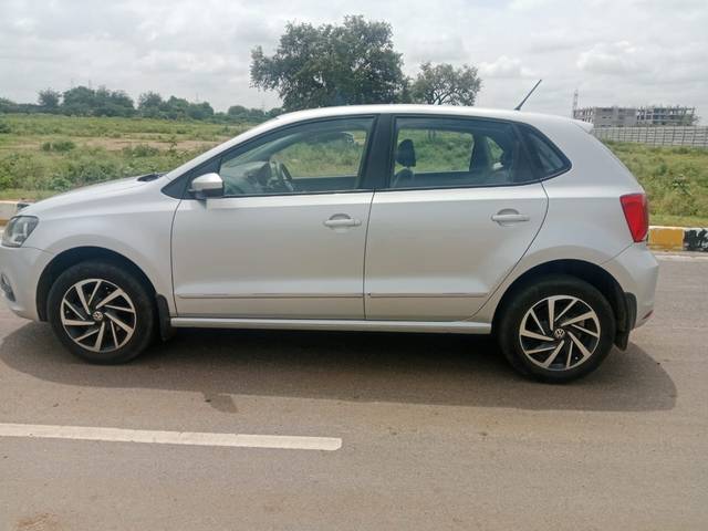 https://images10.gaadi.com/usedcar_image/4634644/original/95c5bbaa31e47f7201edafb2cd7ba2f6.jpg?imwidth=6402
