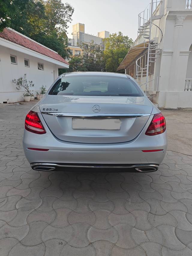 https://images10.gaadi.com/usedcar_image/4634657/original/processed_0a92790b27a2a44a46765d7d25c86dd2.jpg?imwidth=6401