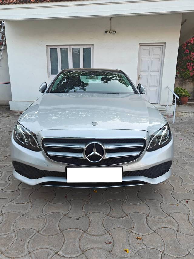 https://images10.gaadi.com/usedcar_image/4634657/original/processed_36aeb12b7db0d4a68b6c12b99af6ba2a.jpg?imwidth=6402