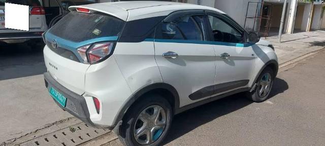 https://images10.gaadi.com/usedcar_image/4634659/original/processed_c233fc6e-728a-45b9-81e3-ed3518fe32b8.jpg?imwidth=6401