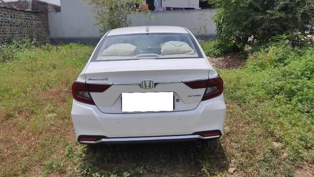 https://images10.gaadi.com/usedcar_image/4634664/original/processed_3661a9ef-0f86-47fc-a6d6-81f88889a824.jpg?imwidth=6402