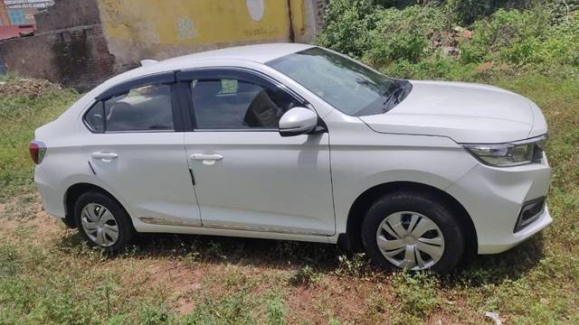 https://images10.gaadi.com/usedcar_image/4634664/original/processed_f338d2d9-ba33-4017-b4df-82a9f16a5d7d.jpg?imwidth=6401