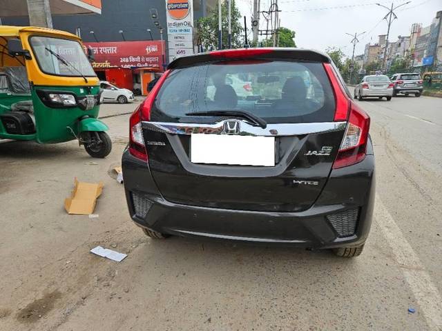 https://images10.gaadi.com/usedcar_image/4634703/original/processed_b0a310e8-ad0a-40ad-abba-15cca06a6ece.jpg?imwidth=6401