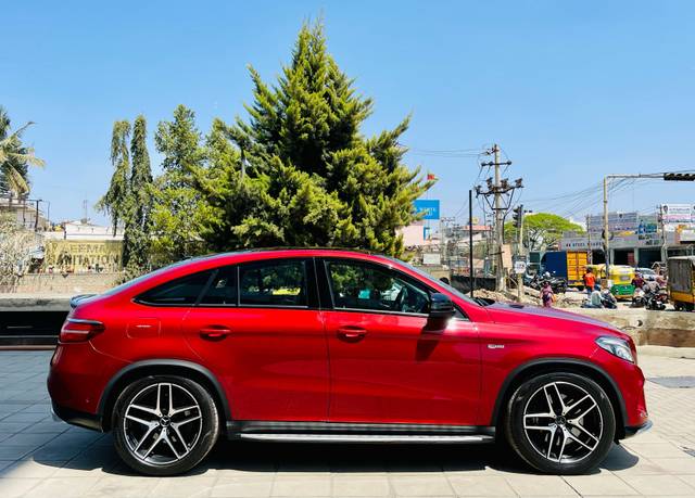 https://images10.gaadi.com/usedcar_image/4634730/original/processed_7e1f4a28233d1d3efa58188a379123ce.jpg?imwidth=6402