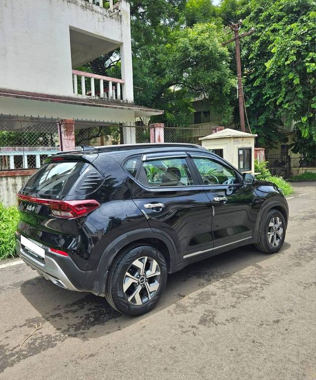 https://images10.gaadi.com/usedcar_image/4634744/original/processed_8ee220bc7bd356d80c66e3ce57a5f40a.jpg?imwidth=6402
