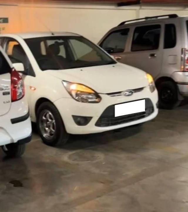 https://images10.gaadi.com/usedcar_image/4634750/original/processed_283435fc-0f57-4579-8c2d-14aa061fb990.jpeg?imwidth=6400