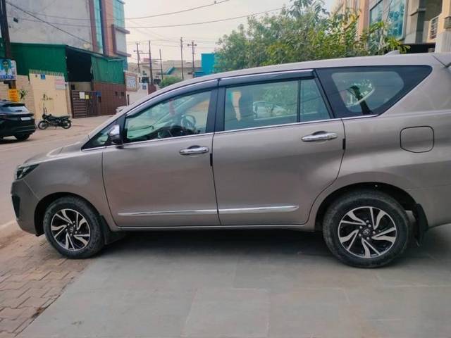 https://images10.gaadi.com/usedcar_image/4634757/original/processed_ce166b5a-793d-403d-95fc-7fa9788edc60.jpg?imwidth=6401