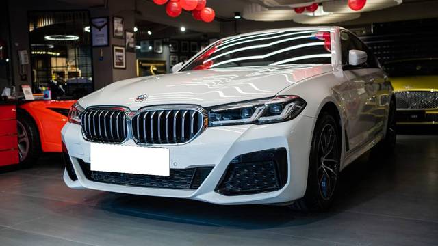 https://images10.gaadi.com/usedcar_image/4634759/original/processed_9cc9c352c4de55e8677e3cd4480f9b7f.jpg?imwidth=6402