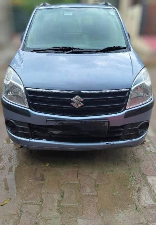 https://images10.gaadi.com/usedcar_image/4634761/original/processed_e0eabb6a-a42d-4efb-8b02-bc7ee22fa6e2.jpg?imwidth=6400