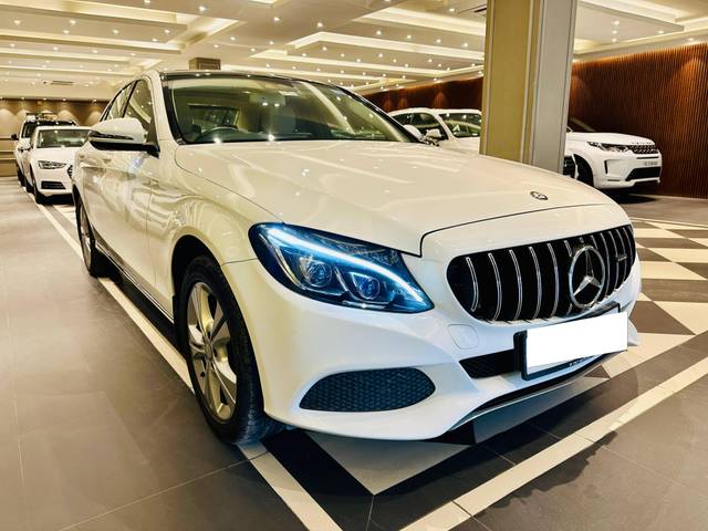 https://images10.gaadi.com/usedcar_image/4634764/original/processed_952b18d5a37cb186f6dc41afd50f02ee.jpg?imwidth=6400