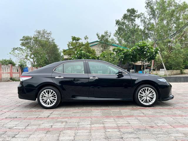 https://images10.gaadi.com/usedcar_image/4634766/original/05b4a9b7f9efbeaebbac652341b364f9.jpg?imwidth=6401