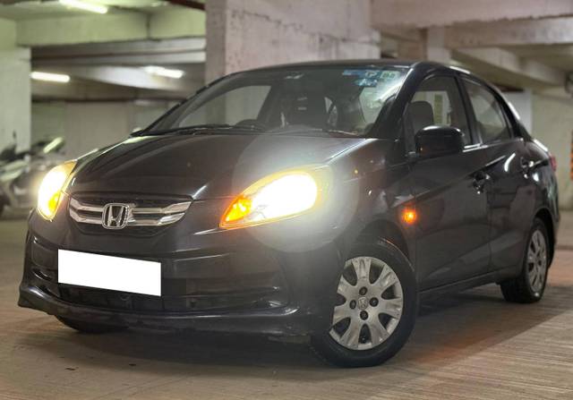 https://images10.gaadi.com/usedcar_image/4634771/original/processed_f75d48ee783b6cd33ef6a63d925b73bd.jpg?imwidth=6400