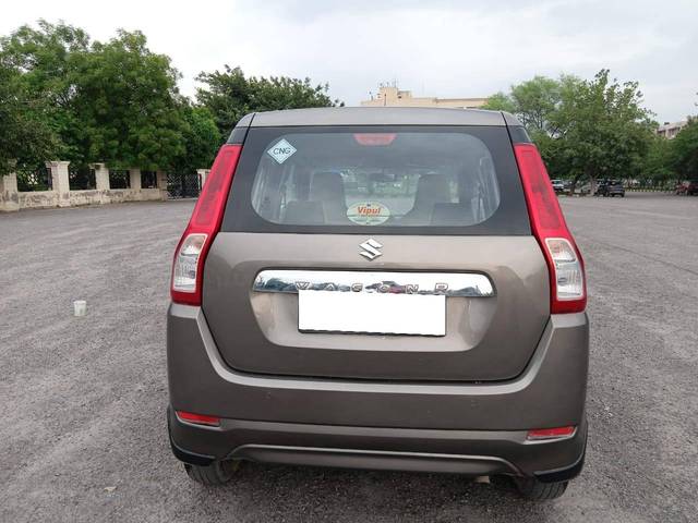 https://images10.gaadi.com/usedcar_image/4634776/original/processed_bd350e15d6fdb7118233919c05dbd7f8.jpg?imwidth=6402