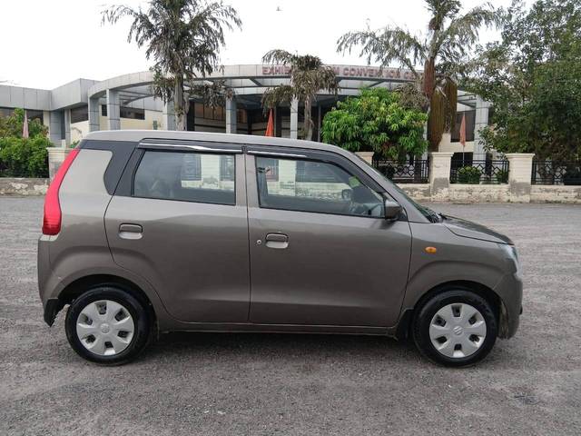 https://images10.gaadi.com/usedcar_image/4634776/original/processed_dc110600e3462460eaa3c73eb5df2e77.jpg?imwidth=6401