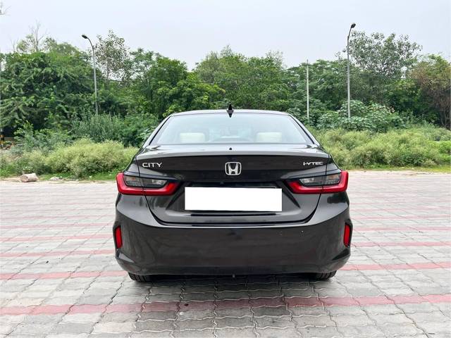 https://images10.gaadi.com/usedcar_image/4634777/original/processed_a884d3e75a1265b5000e40637fa5aa28.jpg?imwidth=6402