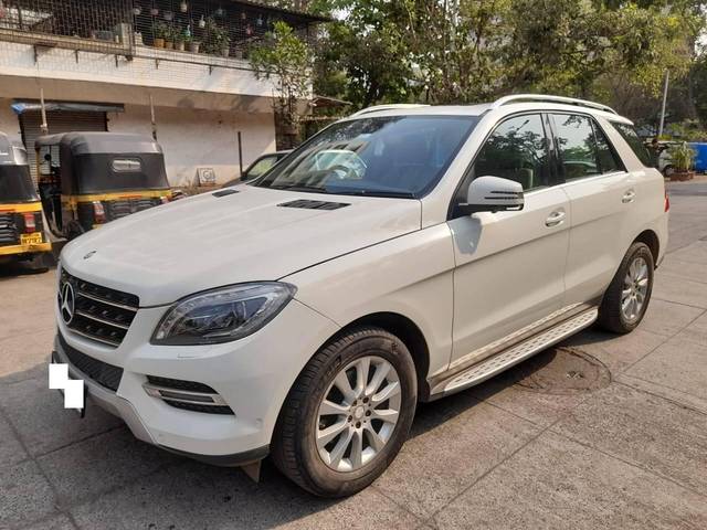 https://images10.gaadi.com/usedcar_image/4634778/original/processed_c8c999ee99c0e7c323ed9f9dd1c40199.jpeg?imwidth=6402
