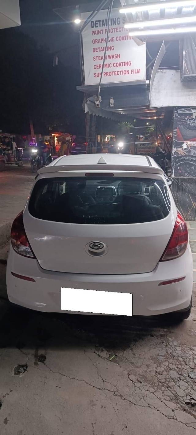 https://images10.gaadi.com/usedcar_image/4634792/original/processed_4a1b58e6-8b04-4327-872c-d53263c1531e.jpg?imwidth=6401