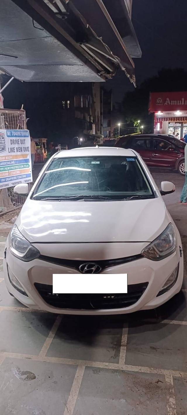 https://images10.gaadi.com/usedcar_image/4634792/original/processed_677791ae-ef8d-4ee2-be72-53afe157f986.jpg?imwidth=6402
