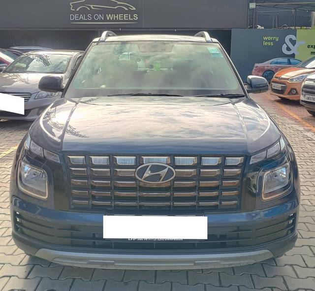 https://images10.gaadi.com/usedcar_image/4634795/original/processed_16d74e1e-b6c1-46bb-a8ff-8bba2d7dacf9.jpg?imwidth=6400
