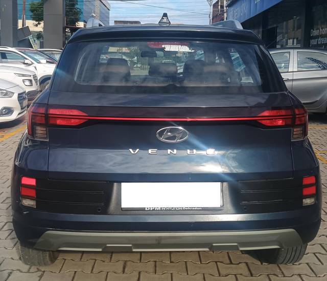 https://images10.gaadi.com/usedcar_image/4634795/original/processed_7f3d52fa-4acc-46ef-85dd-79561708f006.jpg?imwidth=6401