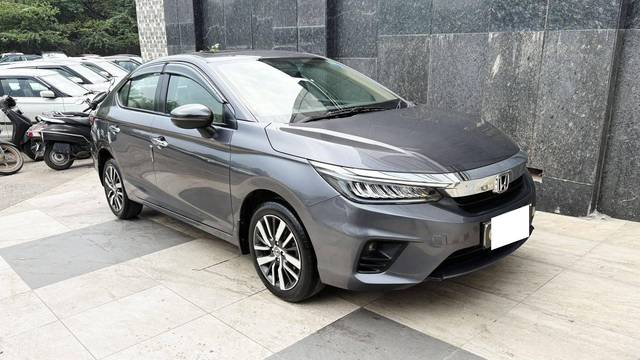 https://images10.gaadi.com/usedcar_image/4634796/original/processed_8d8a79abc5c8851373fee8393ee1afa4.jpg?imwidth=6400