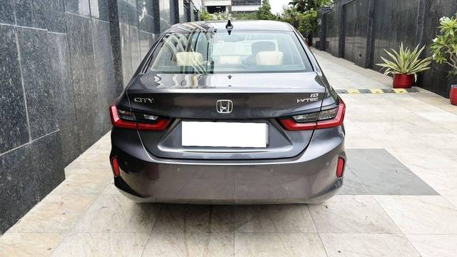 https://images10.gaadi.com/usedcar_image/4634796/original/processed_c56c946068e7d991ba591b0290d6402d.jpg?imwidth=6402