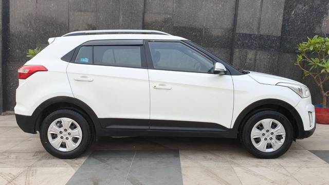 https://images10.gaadi.com/usedcar_image/4634800/original/processed_6c26d32fb0048ddadb30aae18a311fba.jpg?imwidth=6401