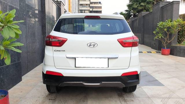 https://images10.gaadi.com/usedcar_image/4634800/original/processed_96c7f35369170b0c0277c380eccbcd12.jpg?imwidth=6402