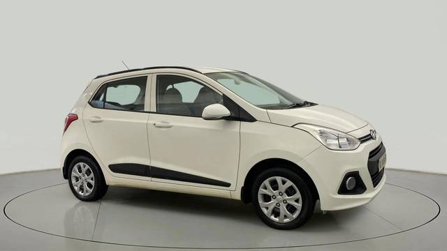 https://images10.gaadi.com/usedcar_image/4634804/original/9b415ac13cb1d80cde4a9113a16de984.jpg?imwidth=6400