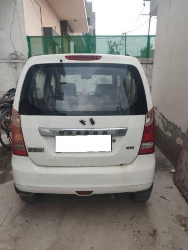 https://images10.gaadi.com/usedcar_image/4634809/original/processed_55ca4dcd-134b-484a-8e23-beae6c527336.jpeg?imwidth=6401