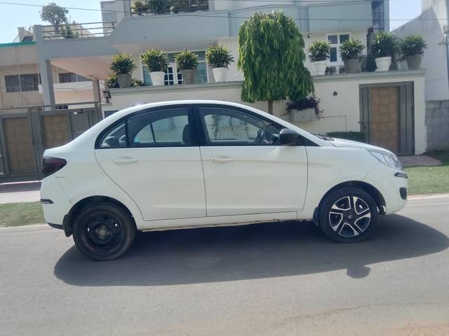 https://images10.gaadi.com/usedcar_image/4634812/original/e3226b37c025525cb47ad7ef2a5669d4.jpg?imwidth=6401