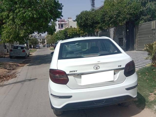 https://images10.gaadi.com/usedcar_image/4634812/original/processed_5bcbaa77ef9b8906ba1cbae0d7b8ff4c.jpg?imwidth=6402