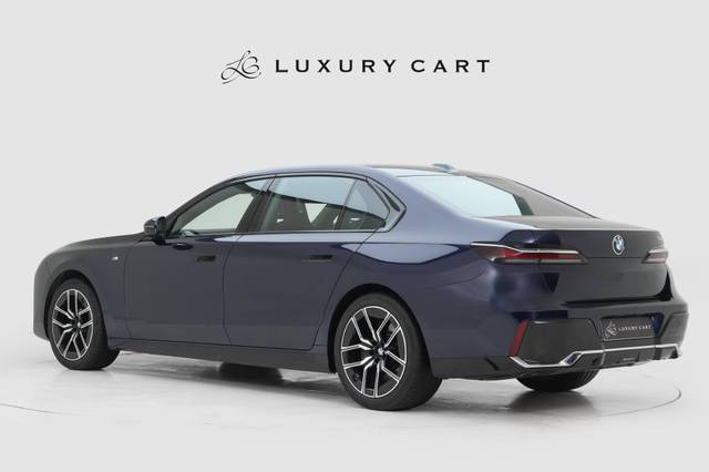 https://images10.gaadi.com/usedcar_image/4634813/original/processed_189e9aa6a83128bc4824ce405ba3e4b6.jpg?imwidth=6402