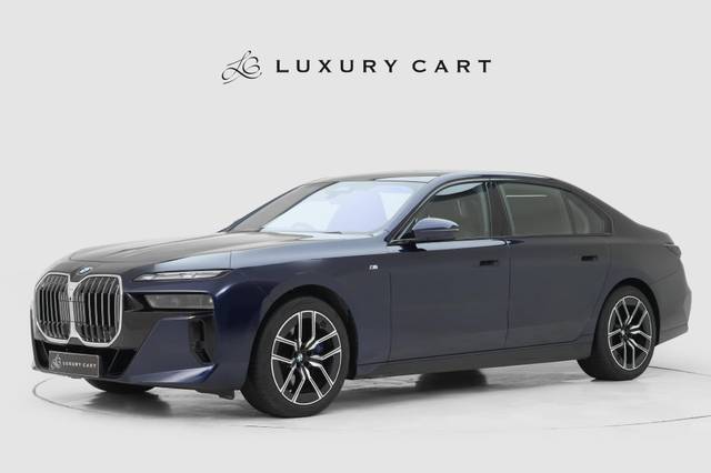 https://images10.gaadi.com/usedcar_image/4634813/original/processed_57245a3eb4a503617f1ddb6181ca6dd7.jpg?imwidth=6401