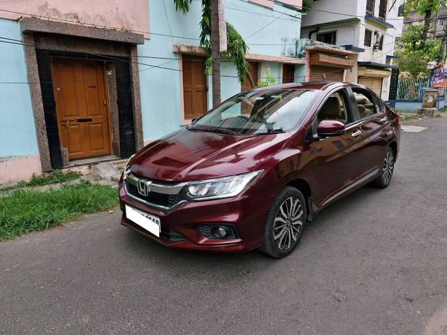 https://images10.gaadi.com/usedcar_image/4634817/original/processed_8d6e015f306c0f7ab5d3e37dd11b6762.jpg?imwidth=6400