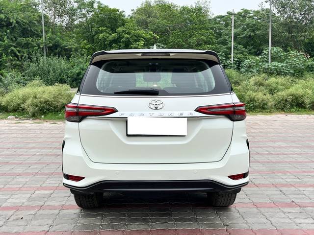 https://images10.gaadi.com/usedcar_image/4634864/original/processed_22b67ec444c8e5e9b4396ff0cafbb60a.jpg?imwidth=6401