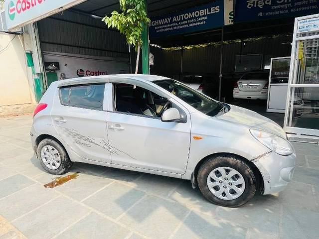 https://images10.gaadi.com/usedcar_image/4634866/original/processed_fc63ee12-fc6c-43b3-aa26-0c534d75e86c.jpeg?imwidth=6401