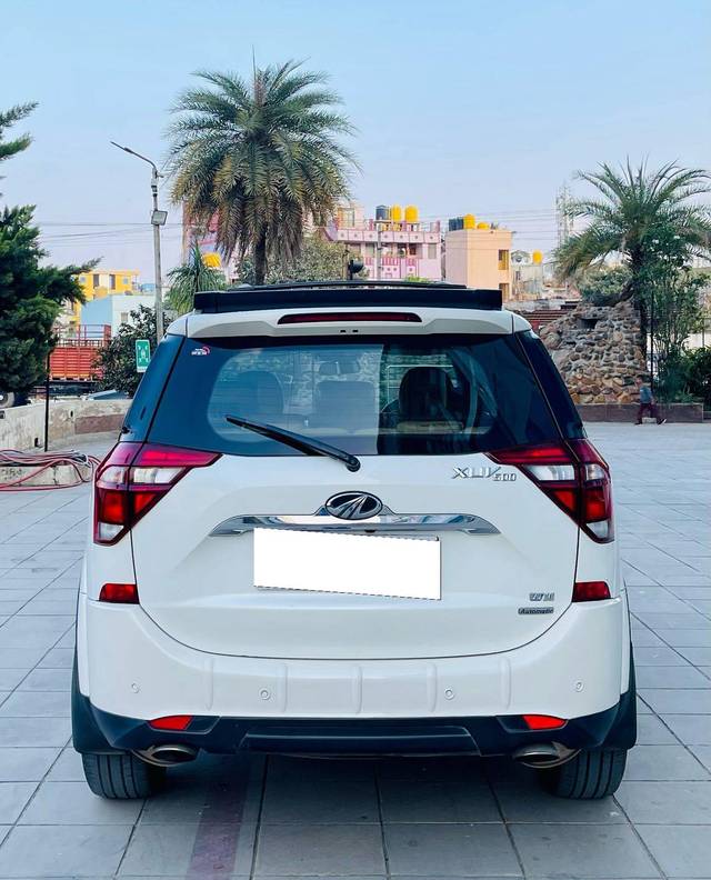 https://images10.gaadi.com/usedcar_image/4634871/original/processed_ffabb2d20098997225729fb3ef7f5852.jpg?imwidth=6402