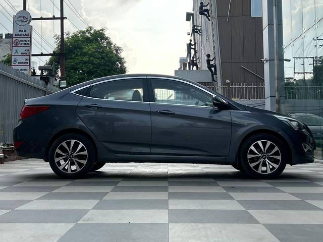 https://images10.gaadi.com/usedcar_image/4634878/original/processed_08e6feff749579fd8f3b3b970de26389.jpg?imwidth=6401