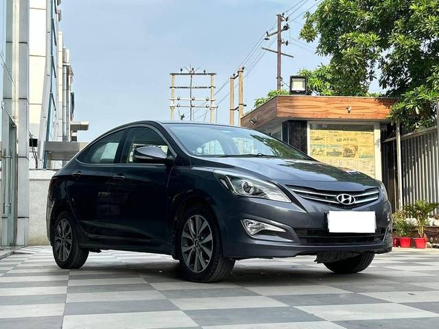 https://images10.gaadi.com/usedcar_image/4634878/original/processed_6335444e3615a2eaa81915fa1807c38b.jpg?imwidth=6400